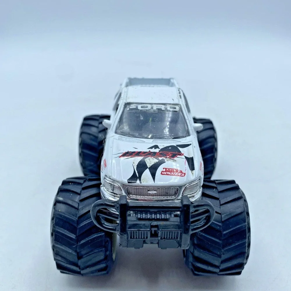 Vtg 1998 Maisto White Ford Checkered Blast Radical Roller Monster Truck F-Series